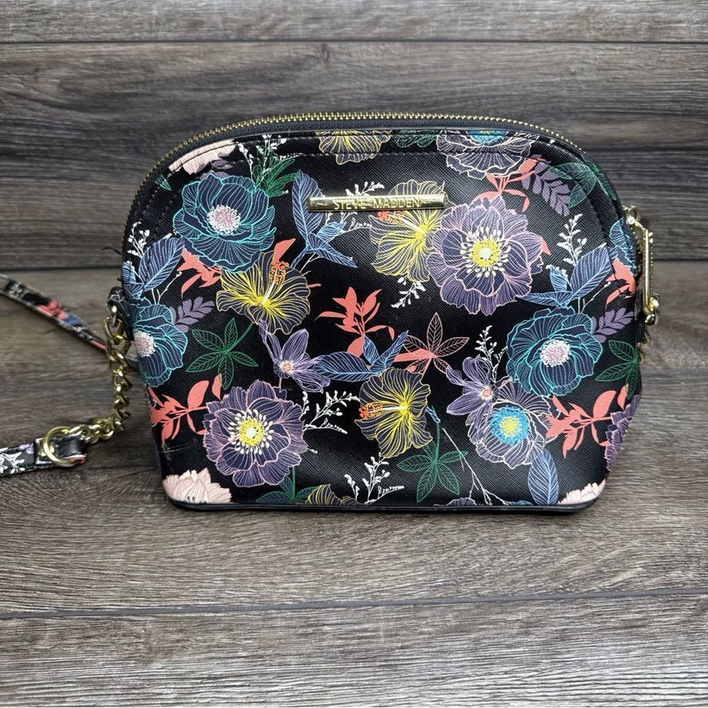 Steve Madden Women's BMaggie Malibu Crossbody Bag Black/Multi Gold Flower Floral